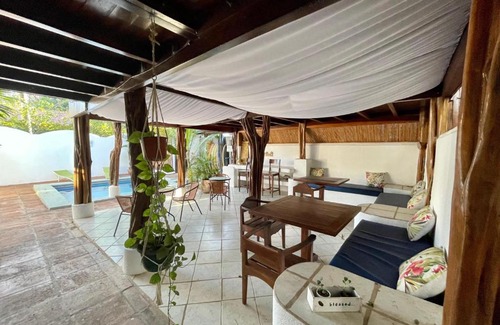 Playa Grande House | La Buena Vida Cabinas