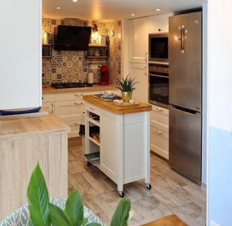 Chasseneuil-du-Poitou Apartment | La Bulle Bleue Futuroscope spa en option