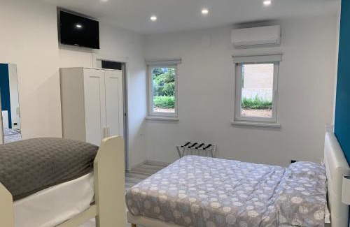 Sambuceto House | La Bussola Airport Affitta Camere