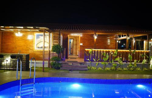 Chevella House | La Cabana, The Wooden Cottage