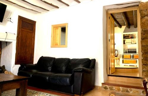 La Iruela House | La Cabieda - Junto al Río Cañamares - ideal para grupos y familias