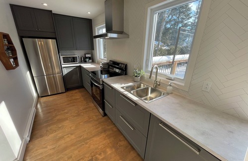 St-Adolphe-d'Howard Ski Chalet | La Cachette au coeur du village - Family, ski, lake and outdoor - 31 nights and more