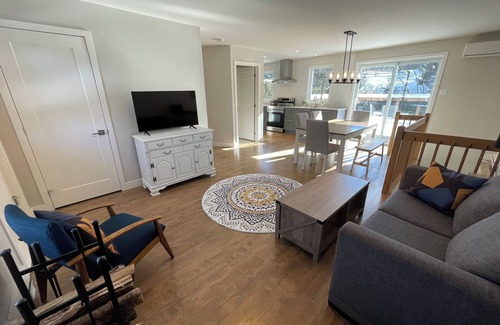 St-Adolphe-d'Howard Ski Chalet | La Cachette au coeur du village - Family, ski, lake and outdoor - 31 nights and more