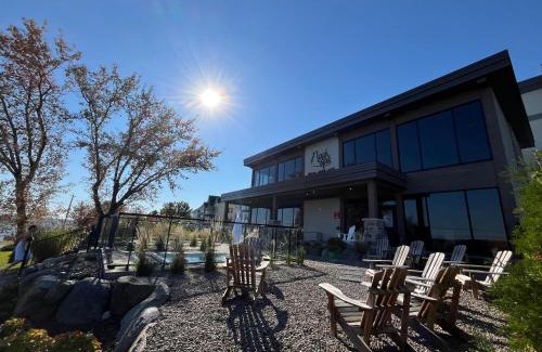 Venise-en-Quebec Hotel | La Cache du Lac Champlain