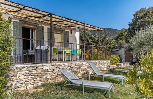Rustrel House | La Campagne des Ocres by Interhome