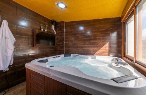 Laroya House | La Casa Al Revés