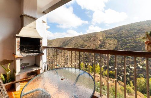Laroya House | La Casa Al Revés