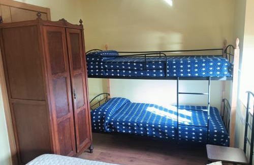 Berlanga del Bierzo House | La casa de la valla azul (San Miguel de Langre)