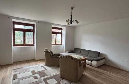 Veszpremfajsz House | La Casa De Nido-Tágas családias apartman 6 főig, kerttel