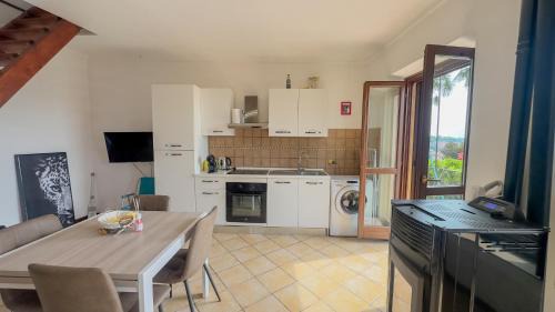 Vezza d'Alba Apartment | La casa dei Conti - WiFi, aria condizionata e free park