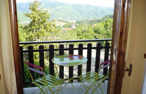 Castino Apartment | La Casa Dei Ricordi