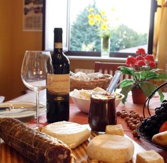 Castino Apartment | La Casa Dei Ricordi