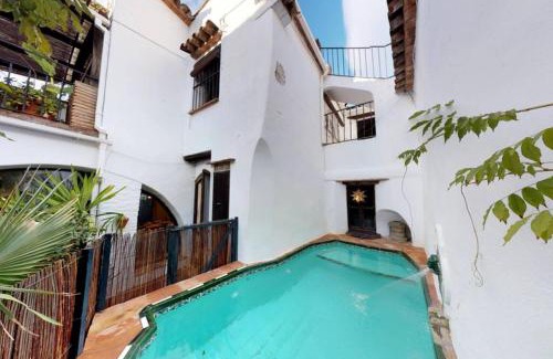 Jimena de la Frontera House | La casa del piano - Beautiful 18th century house with courtyard & pool