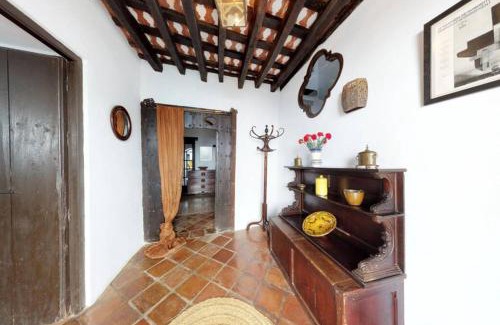 Jimena de la Frontera House | La casa del piano - Beautiful 18th century house with courtyard & pool
