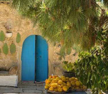 Capo d'Orlando House | La Casa del Nespolo - Exclusive Country Suites - Seaview Pool & Self Check-in