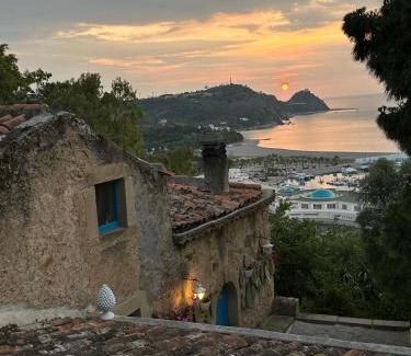 Capo d'Orlando House | La Casa del Nespolo - Exclusive Country Suites - Seaview Pool & Self Check-in