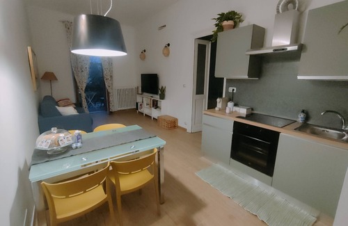 Borgo Dora Apartment | La Casa di Frida - A due Passi dal Gran Balon e dal Centro di Torino