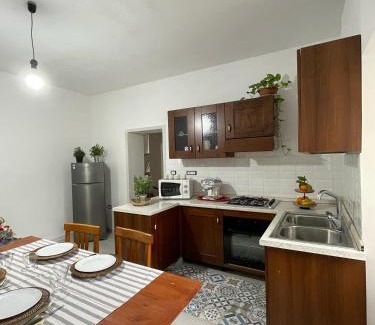 Santa Giusta House | La casa di Nenni