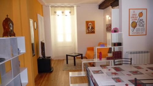 Ivrea Apartment | La casa di Perpy Ivrea centro storico