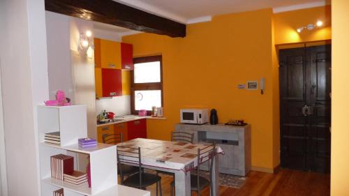 Ivrea Apartment | La casa di Perpy Ivrea centro storico