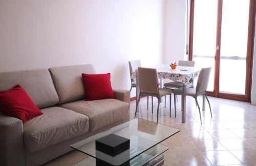 Arcore Apartment | La Casa di Sabasan - Station 350m - Wifi e Parking Free
