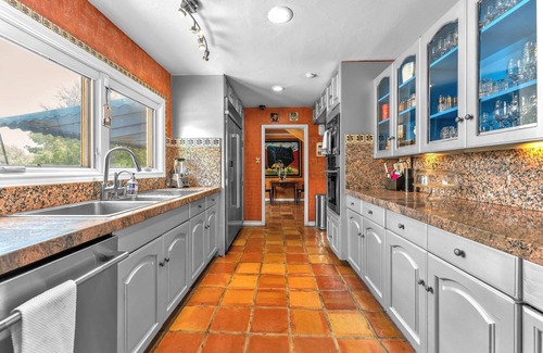 Oak Park - Northwood House | La Casa-Elegant, Designer Estate-Paradise only 5 Minutes from Airport