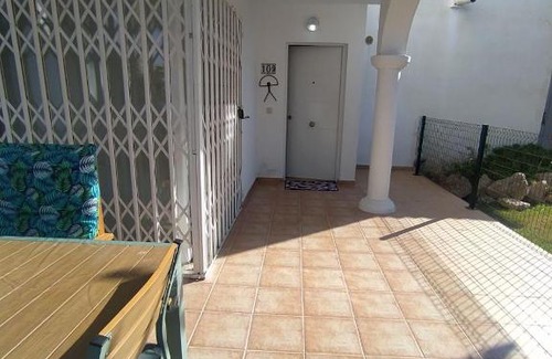 San Juan de los Terreros House | La Casa de las Tejas Verdes