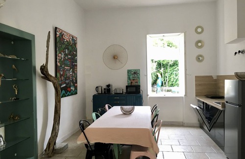 Montredon-des-Corbieres Bed & Breakfast | La Casa Deva - 7 people - Maison d'Artistes