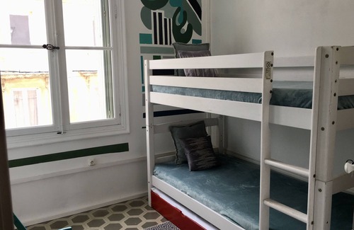 Montredon-des-Corbieres Bed & Breakfast | La Casa Deva - 7 people - Maison d'Artistes