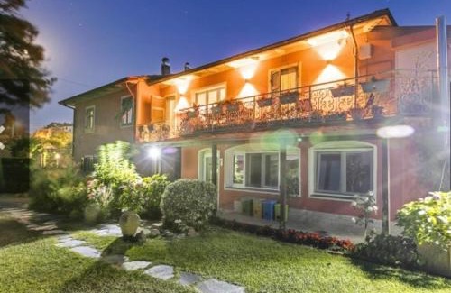 Montemarcello House | La Casa Fra gli Ulivi luxury apartments with pool near Cinque Terre and Tuscany