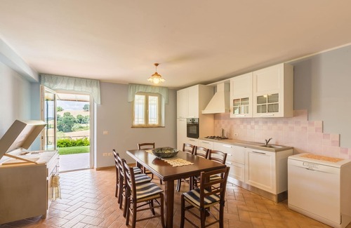 Orciano di Pesaro Apartment | La Casa in Campagna, 4 apartments with pool in Orciano, 20 minutes from the sea - apt. Il Padronale