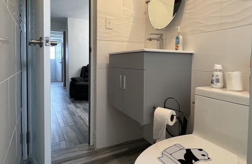 Camaceyes Apartment | La Casa Mía pool house, 5 minutes from Crash Boat
