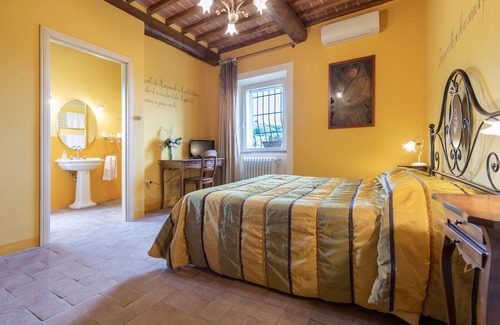 Lamporecchio Bed & Breakfast | La Casa Medioevale B&B