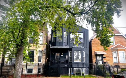 Woodlawn Apartment | La Casa Negra Chicago A Beautiful 3Bed 2Bath