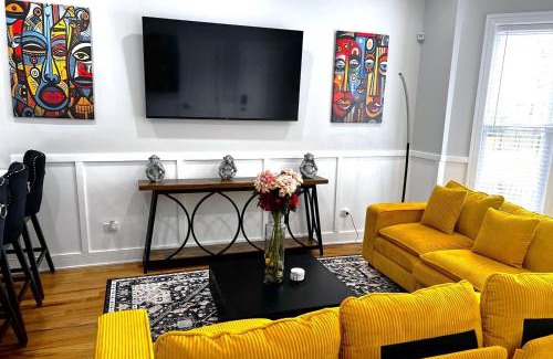 Woodlawn Apartment | La Casa Negra Chicago A Beautiful 3Bed 2Bath