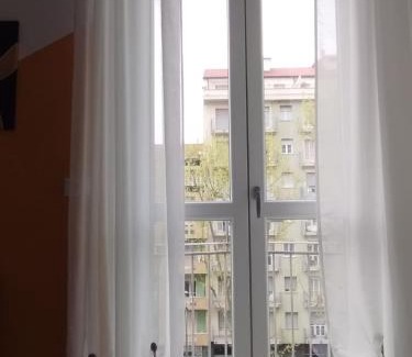 Parella Apartment | La casa nel viale