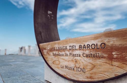 La Morra Apartment | La Casa Nelle Aie - Appartamento Dolcetto - Free Wifi & AC