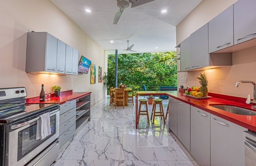 Manuel Antonio House | La Casa Roja - Pool, Walk to Beach & Restaurants