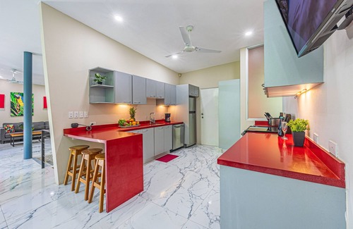 Manuel Antonio House | La Casa Roja - Pool, Walk to Beach & Restaurants