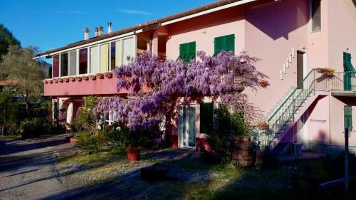 Borghetto di Vara House | La Casa Rosa