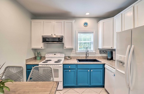 Old Town House | LA CASA ROSADA ~ Perfectly Located 2 BR, 2.5 Ba Home w/Private Hot Tub!