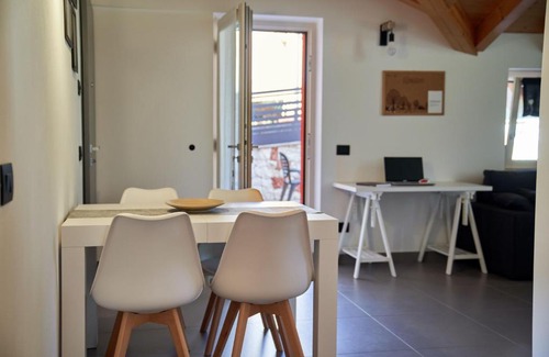 Roncone Apartment | La Casa Rossa
