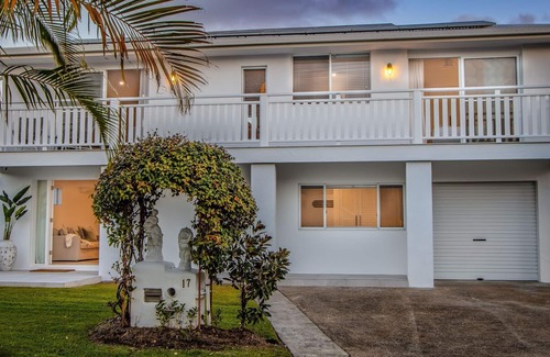Kingscliff House | La Casa Siciliana- recently renovated beach house