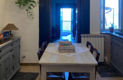 Lake Bracciano Apartment | La Casa Sul Lago –Historic 16th-Century Apt with 180° Lake View in Medieval Town