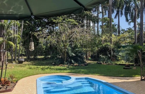 Leanyer Villa | La Casa Tropical - Your own private oasis!