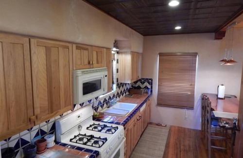 Marathon House | La Casa Vieja - Adorable Hideaway In Marathon, Texas
