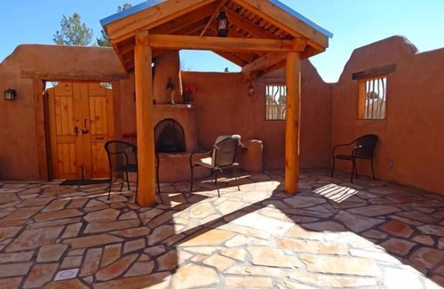 Marathon House | La Casa Vieja - Adorable Hideaway In Marathon, Texas