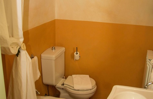 Filattiera Villa | La Casatorre di Ponticello. Casale di campagna con ampio giardino e piscina
