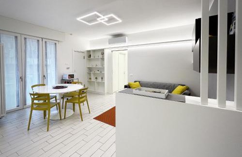 Marina di Massa Apartment | "La Casetta dei Ronchi" 300 mt dal mare - posto auto gratuito