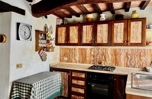 Bivio Lugnano House | La Casina. Single dwelling surrounded by nature.